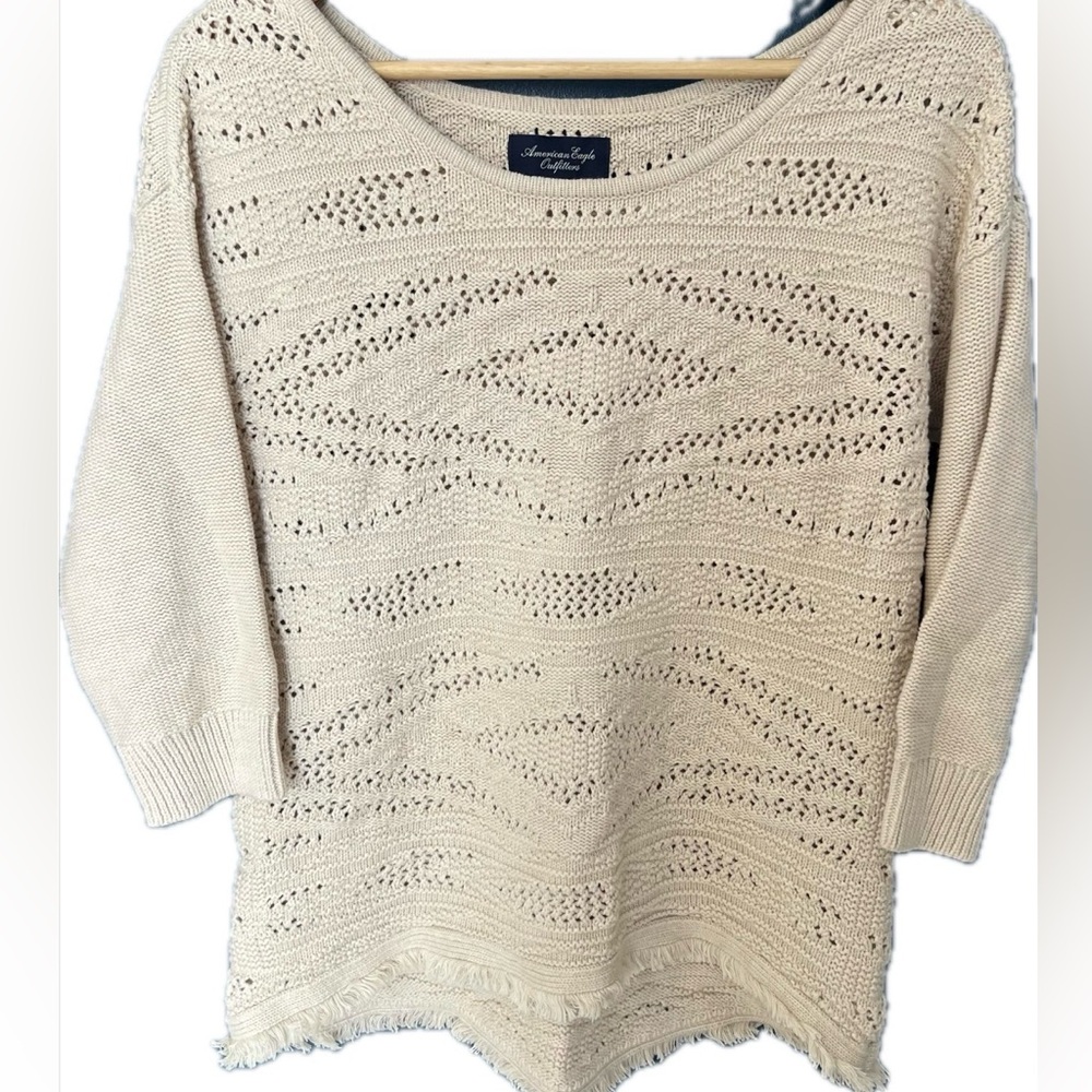 Women’s American Eagles Outfiter Cream Knit Sweater with Fringe Hem Medium